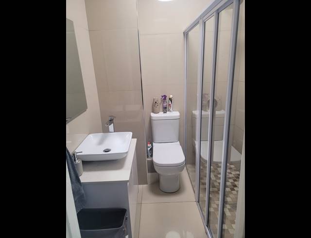 2 BEDROOM APARTMENT TO LET IN ESSENWOOD